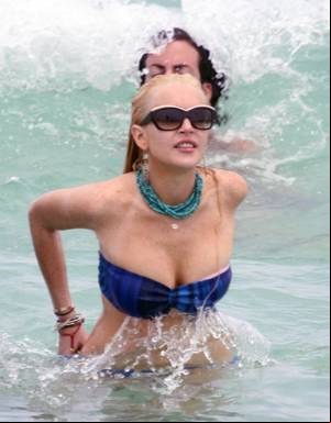 lindsay lohan topless beach boobs - Lindsay Lohan Blue Bikini Boob-Slip Candid Photos From Miami - Young chick  gets nailed