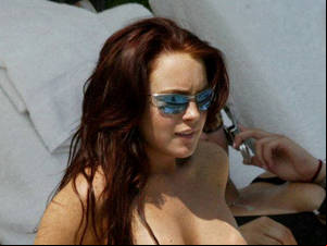lindsay lohan topless beach boobs - Lindsay lohans naked boob